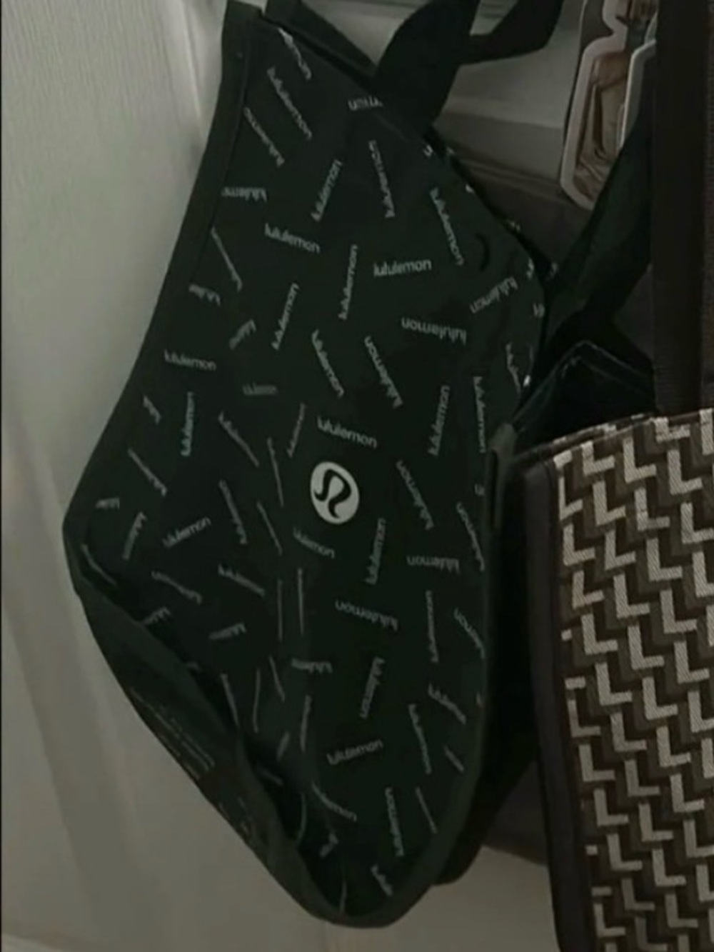 Lululemon reusable bag